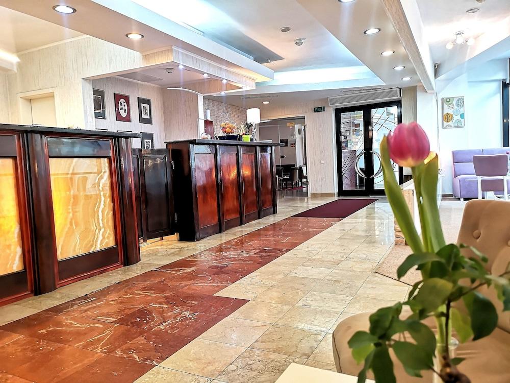 Atrium Hotel Bucharest City Center Exterior foto