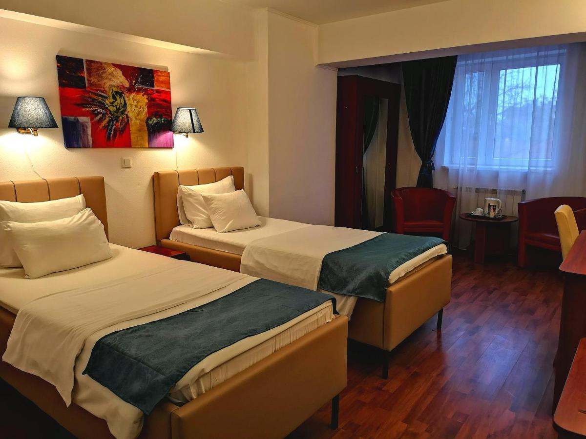 Atrium Hotel Bucharest City Center Exterior foto